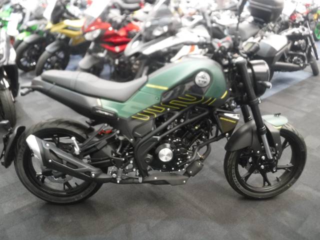 Benelli Leoncino Naked Petrol Green