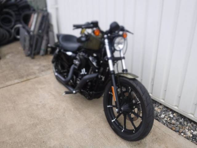 2015 Harley-Davidson Sportster Iron XL 883 N IRON 16