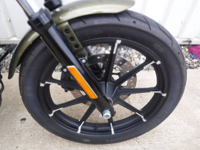 2015 Harley-Davidson Sportster Iron XL 883 N IRON 16
