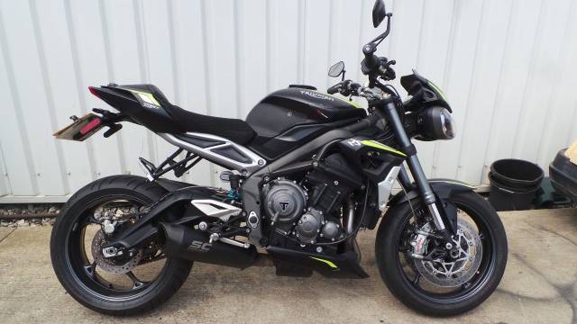 Triumph Street Triple 765 STREET TRIPLE RS Naked Petrol Black