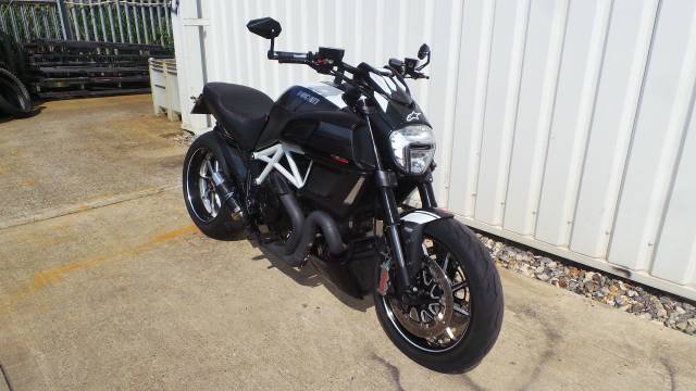 2014 Ducati Diavel DIAVEL CARBON