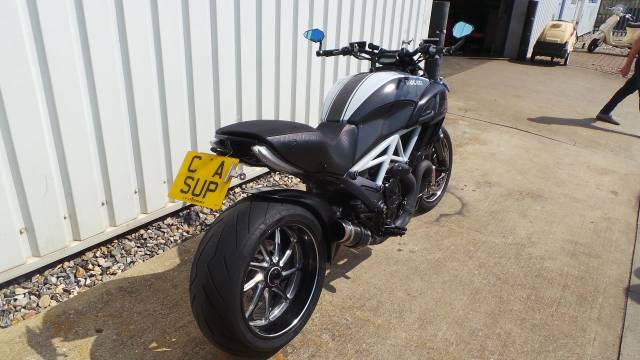 2014 Ducati Diavel DIAVEL CARBON