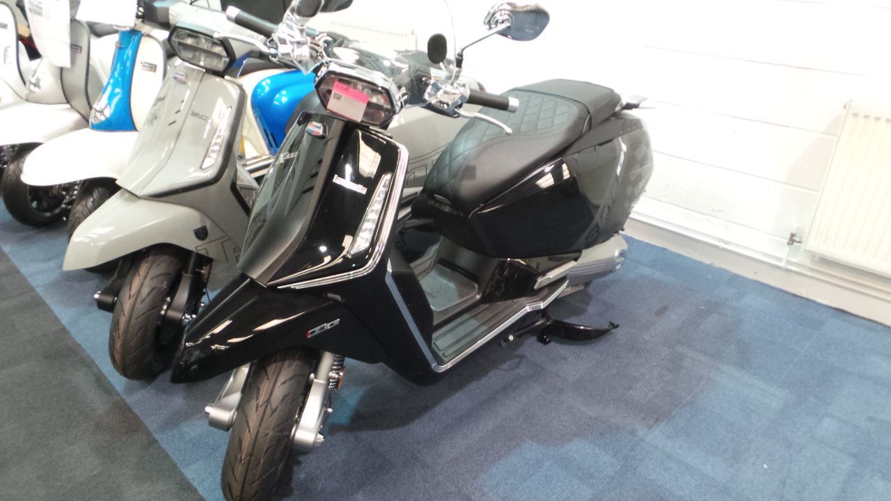 2025 Lambretta X