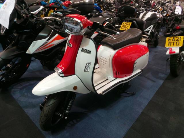 Royal Alloy GT125 GT 125 E5 Scooter Petrol Red/white