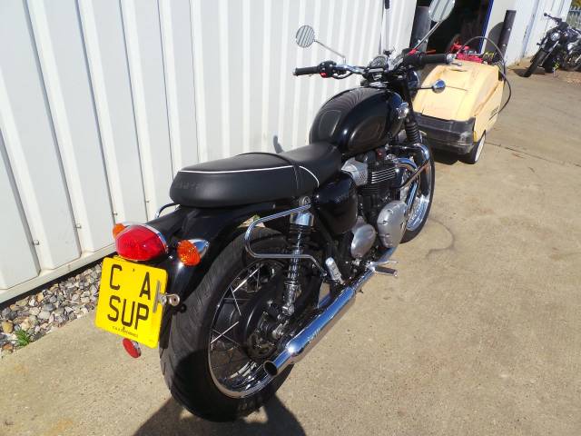 2018 Triumph Bonneville T100 Black BONNEVILLE T100