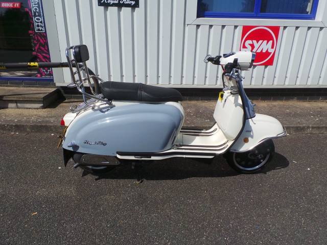 Royal Alloy TG 300 TG 300 LC E5 Scooter Petrol Grey/cream